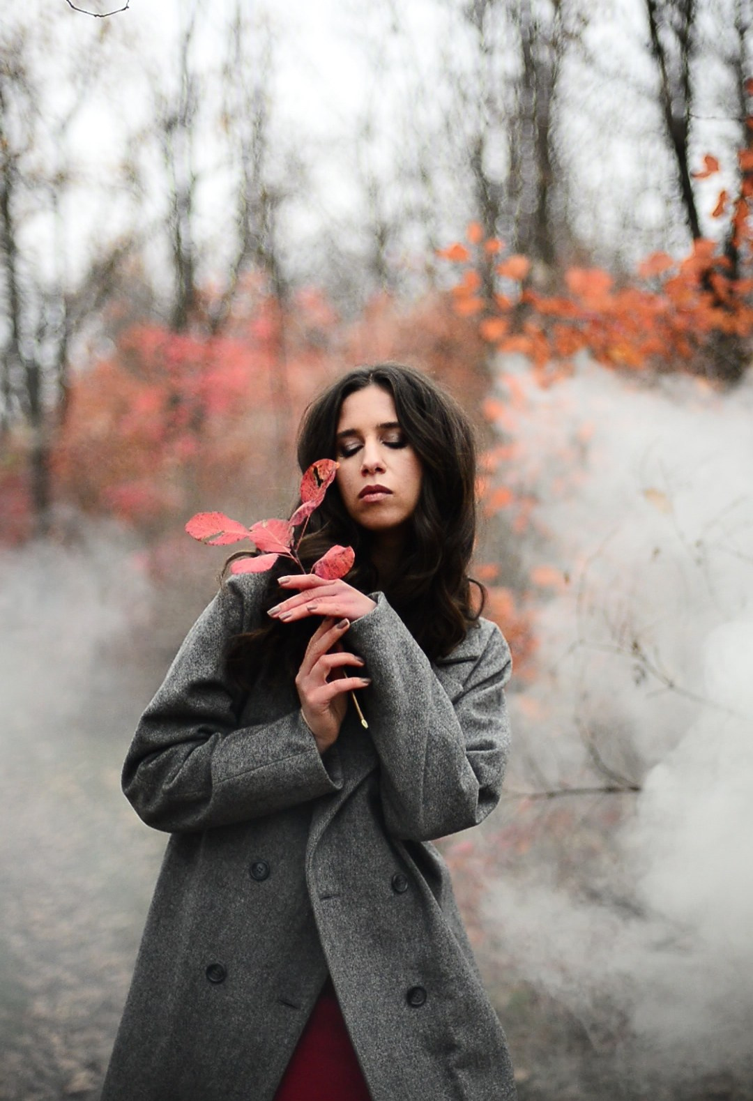 Маша в красном лесу. Кристина Зуенкова. Фотограф в Луганске