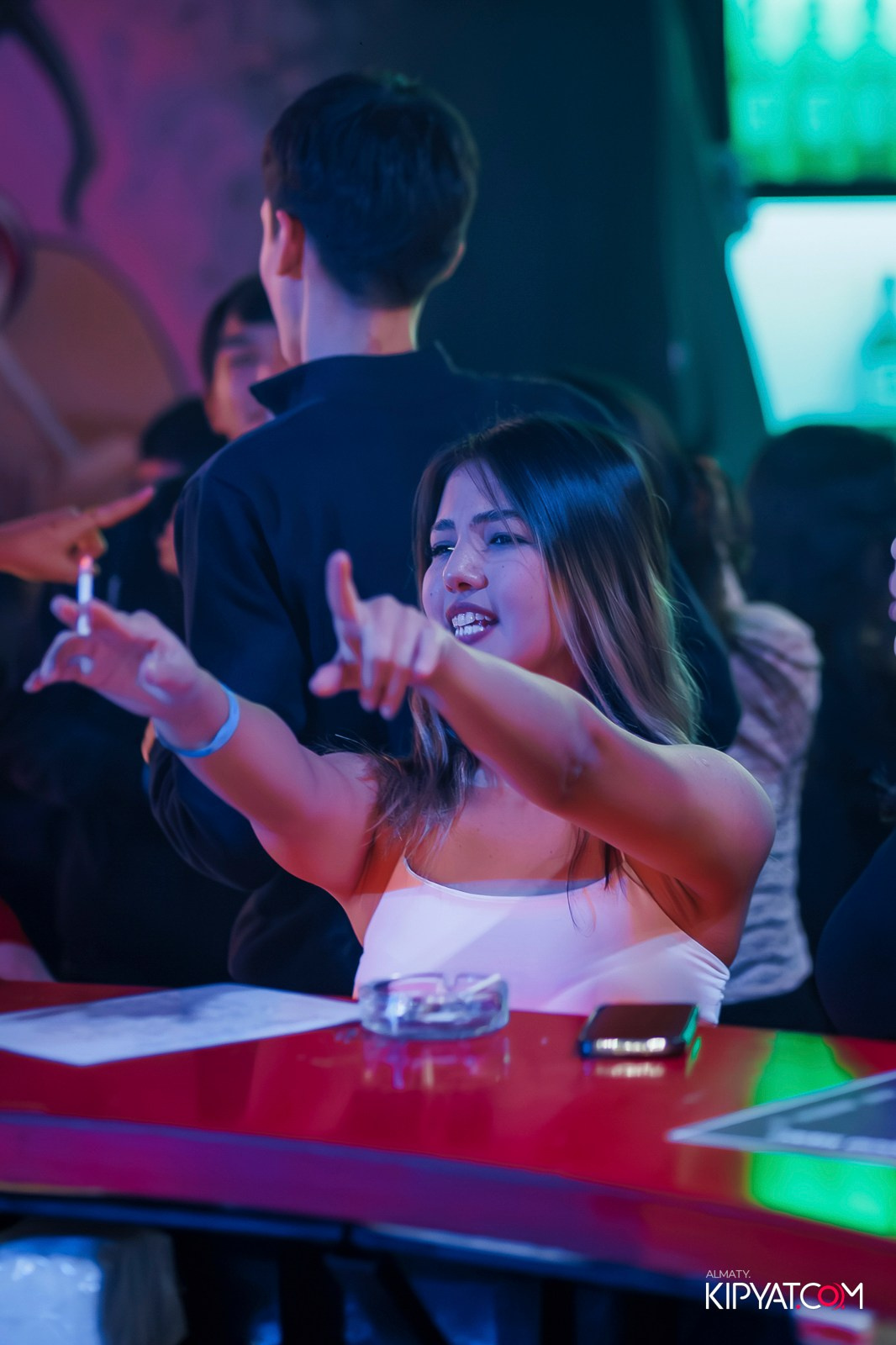 UYAT EMES BAR. КИПЯТКОМ АЛМАТЫ!