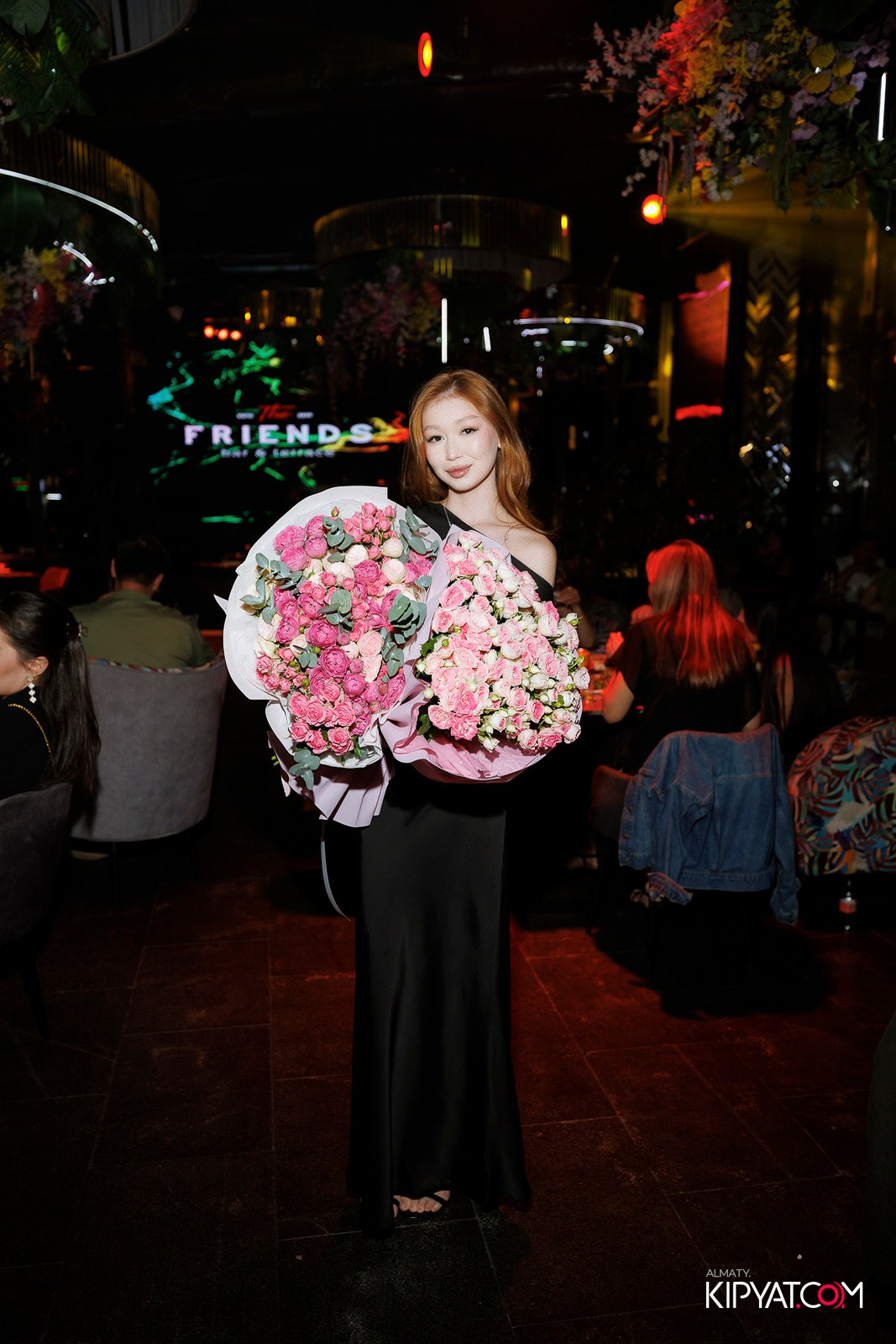 FRIENDS BAR & TERRACE. КИПЯТКОМ АЛМАТЫ! Фотосъемка мероприятий в Алматы