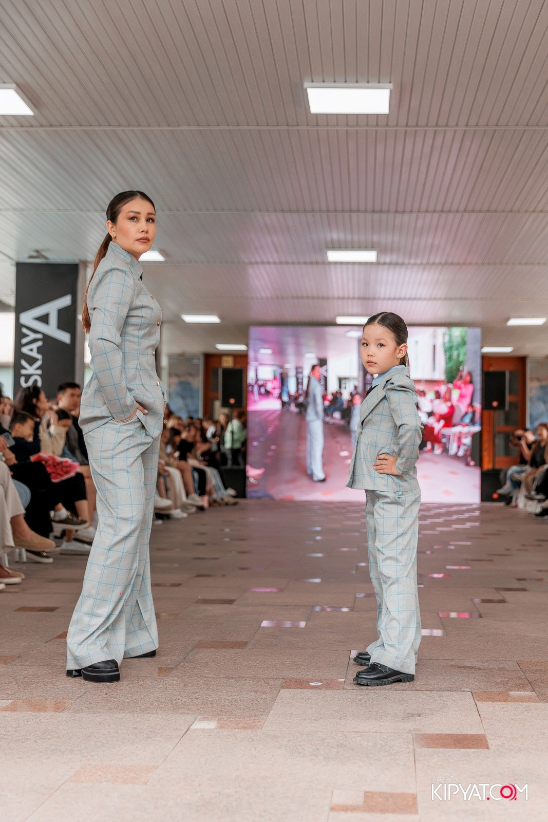 JUNIOR FASHION SHOW. КИПЯТКОМ АЛМАТЫ!