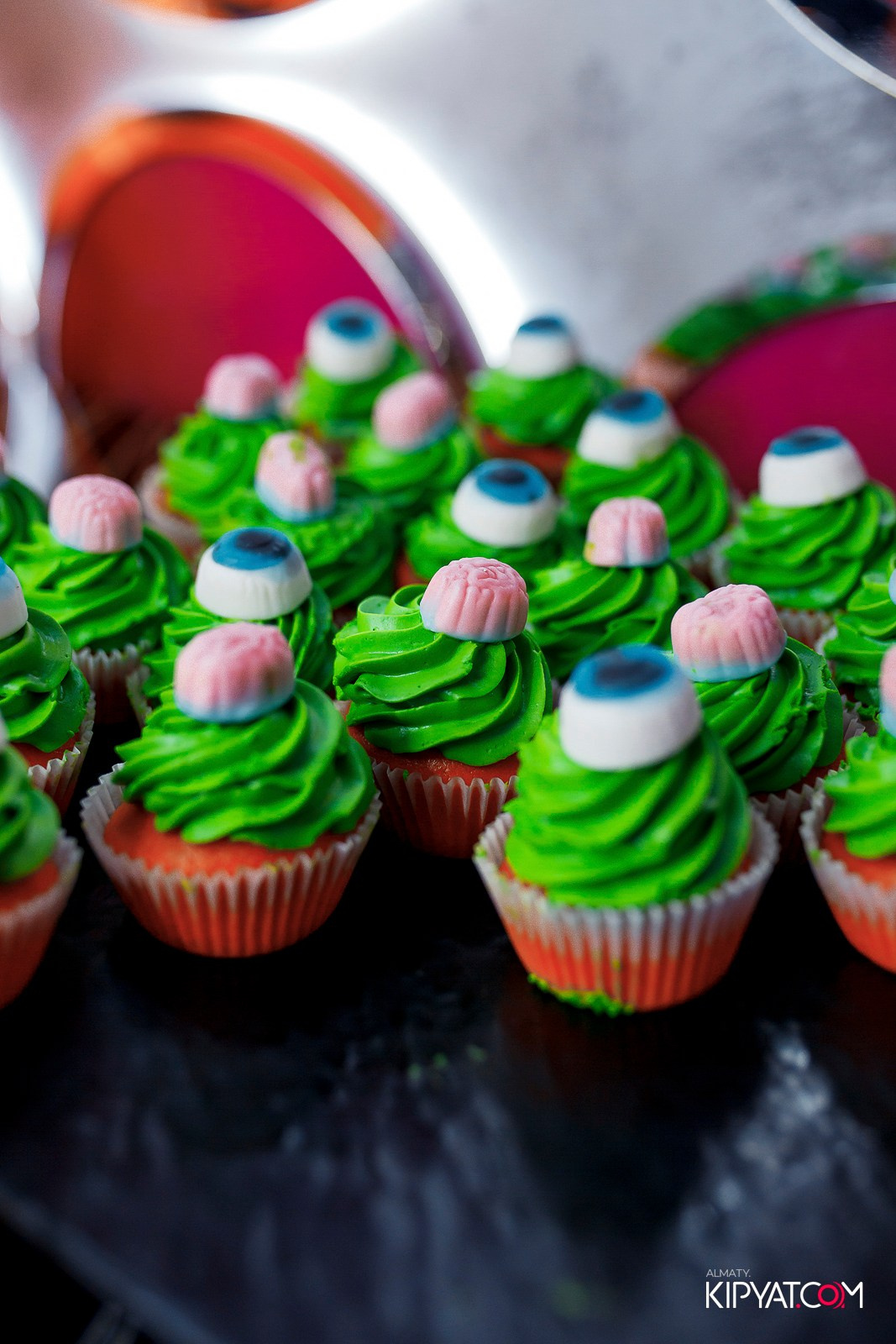 УХО И МЕДВЕДЬ НА ГАГАРИНА. КИПЯТКОМ АЛМАТЫ!