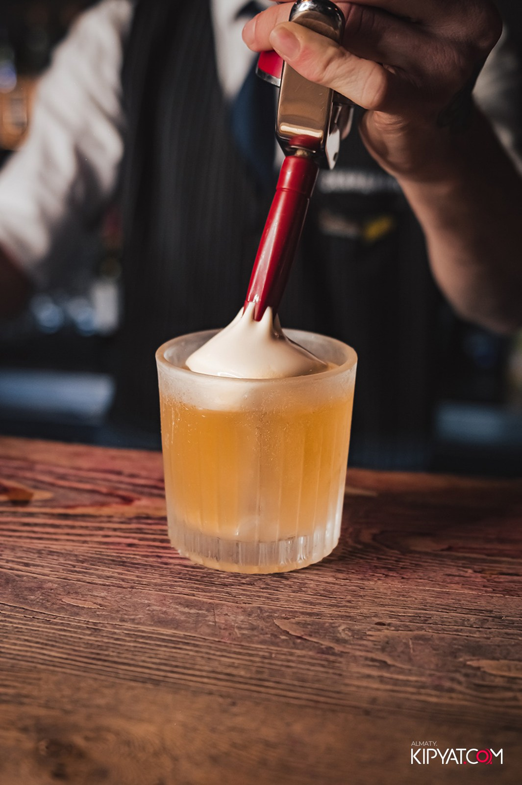 РЕСТО-БАР СКАНДАЛИСТЪ. КИПЯТКОМ АЛМАТЫ!