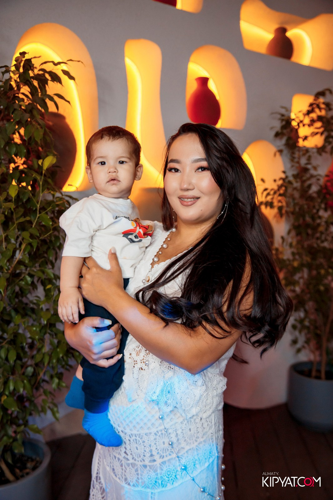 MOOD BAR & TERRACE. КИПЯТКОМ АЛМАТЫ!