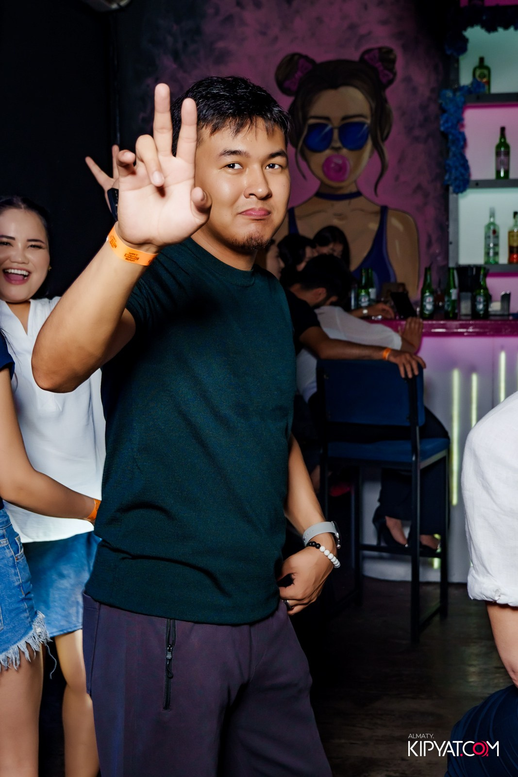 UYAT EMES BAR. КИПЯТКОМ АЛМАТЫ!