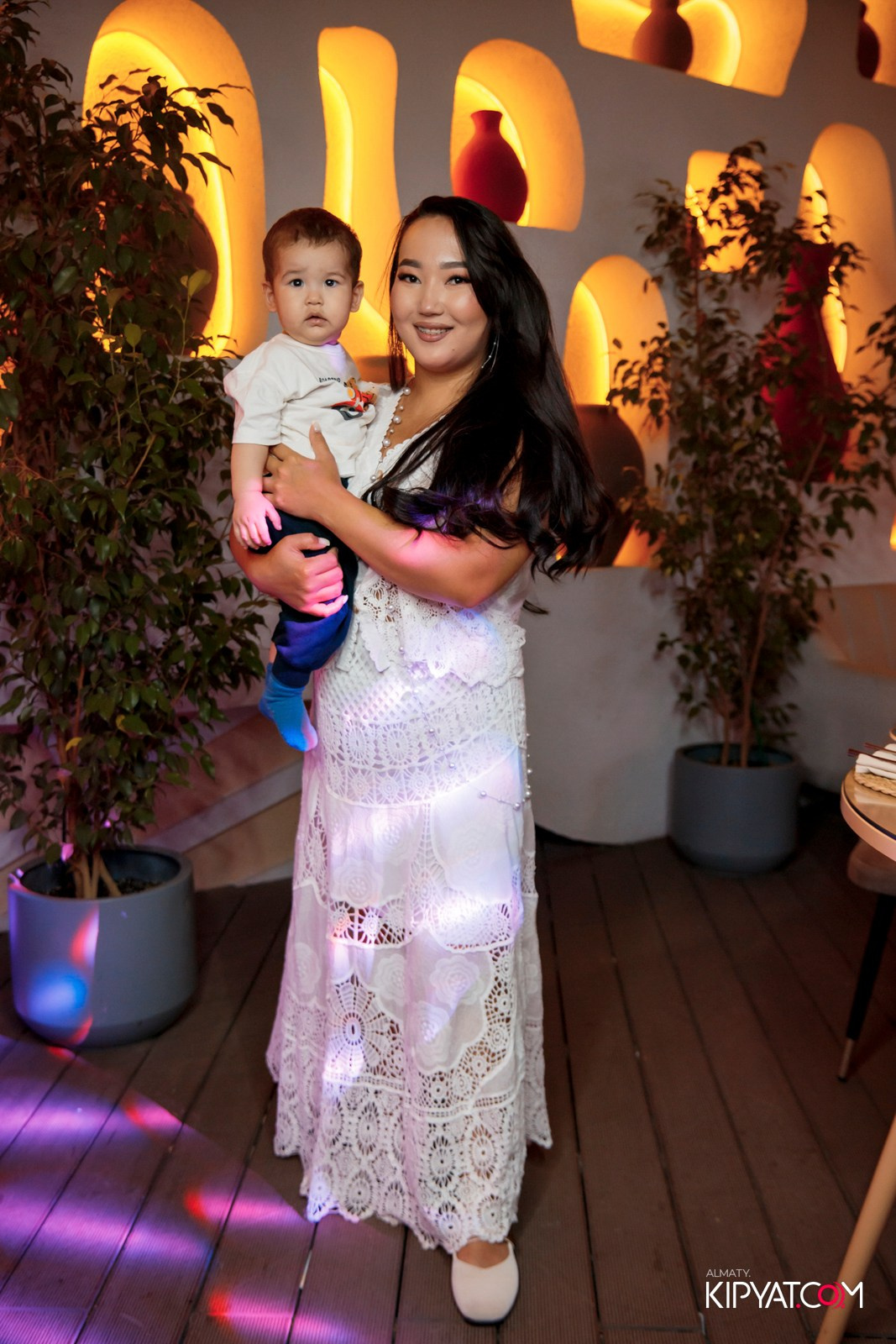 MOOD BAR & TERRACE. КИПЯТКОМ АЛМАТЫ!