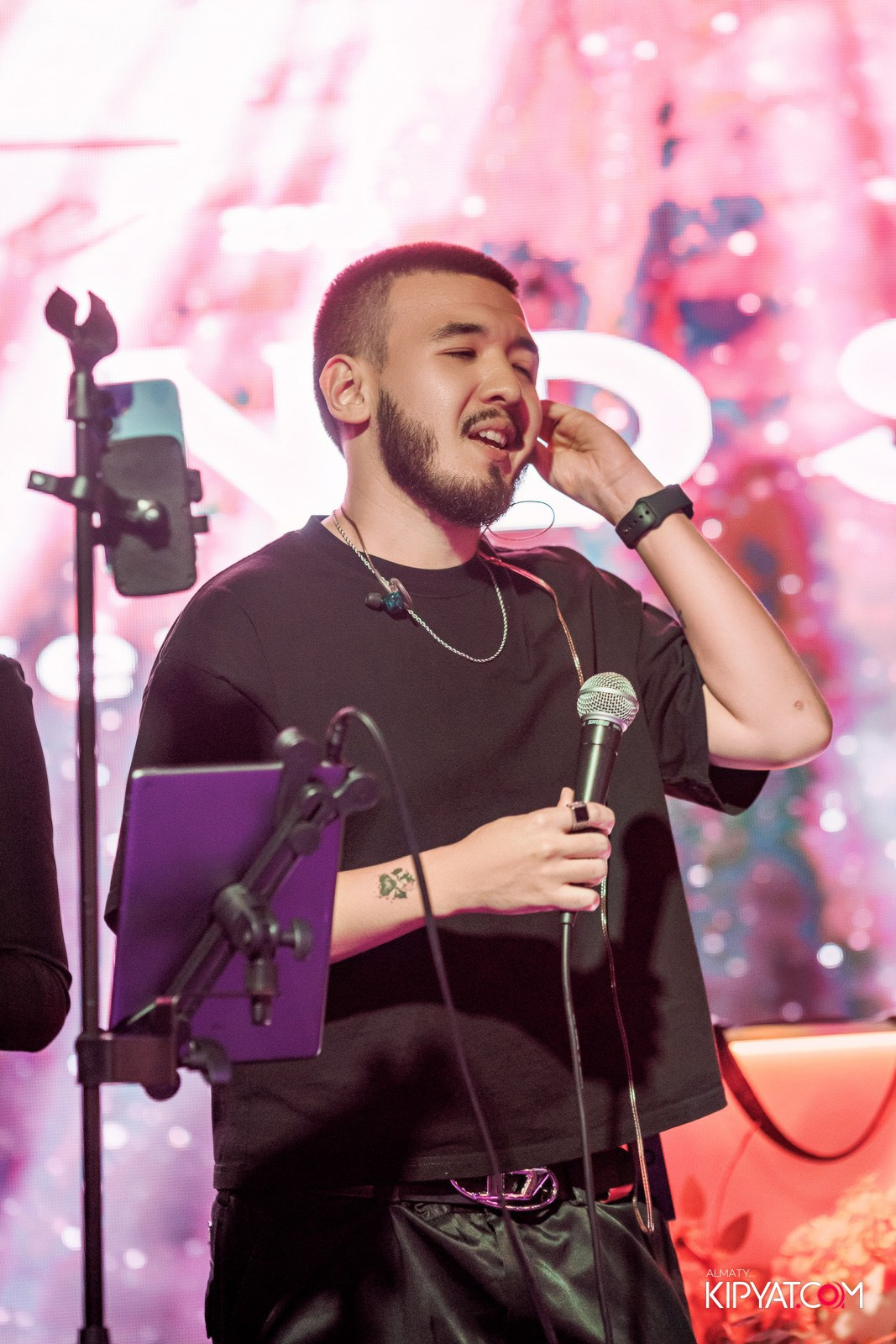 FRIENDS BAR & TERRACE. КИПЯТКОМ АЛМАТЫ!