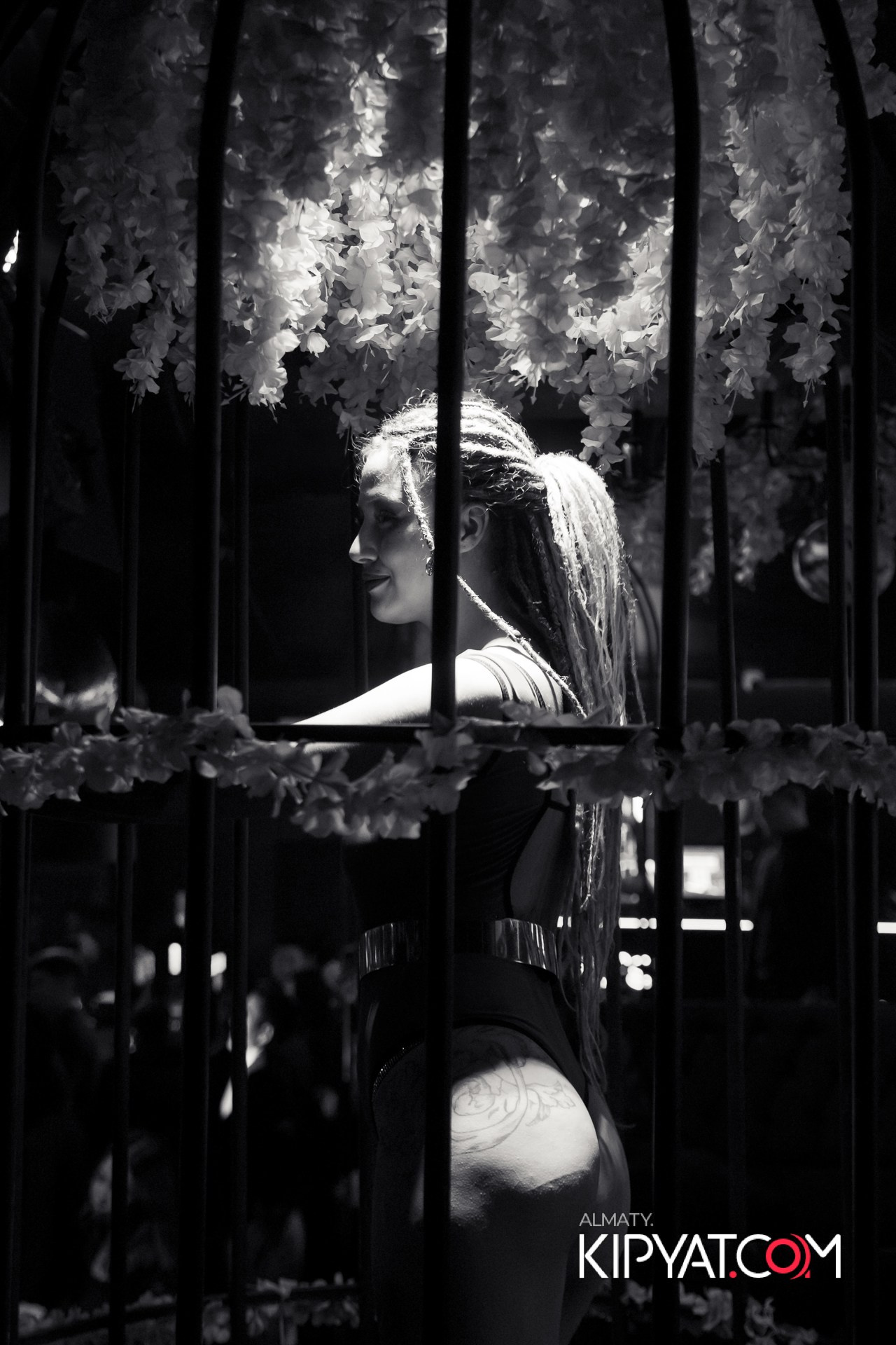 UYAT EMES BAR. КИПЯТКОМ АЛМАТЫ!