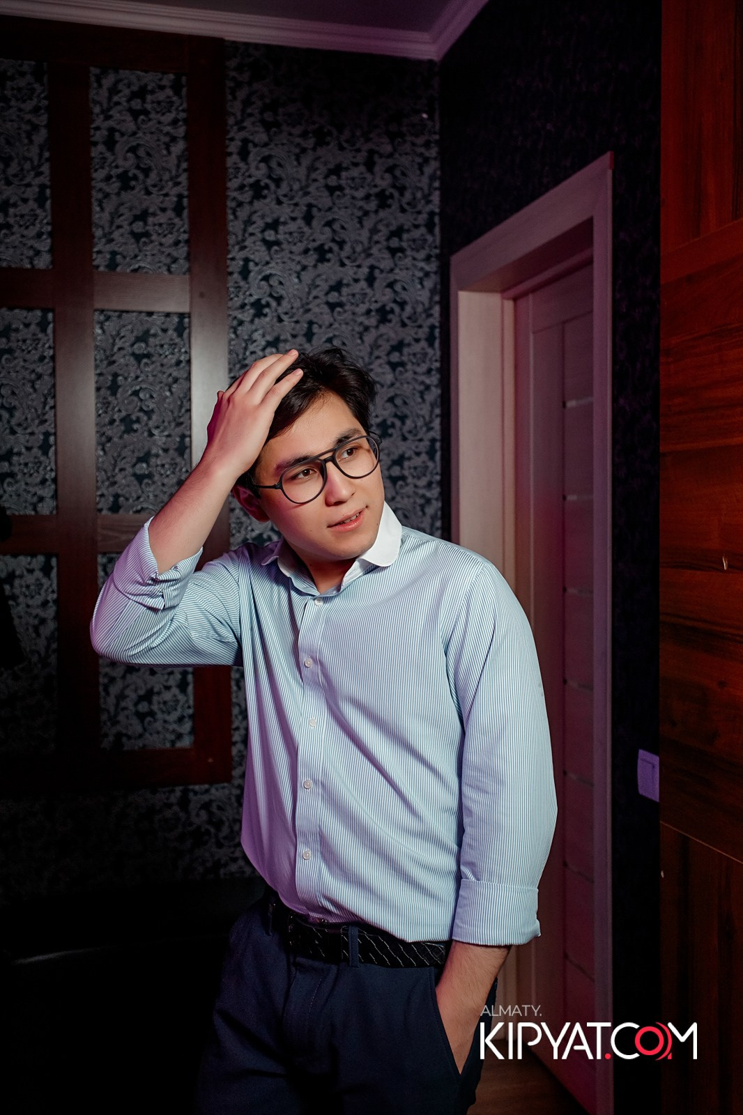 КАРАОКЕ-БАР РОЯЛЬ НА НУРМАКОВА. КИПЯТКОМ АЛМАТЫ!