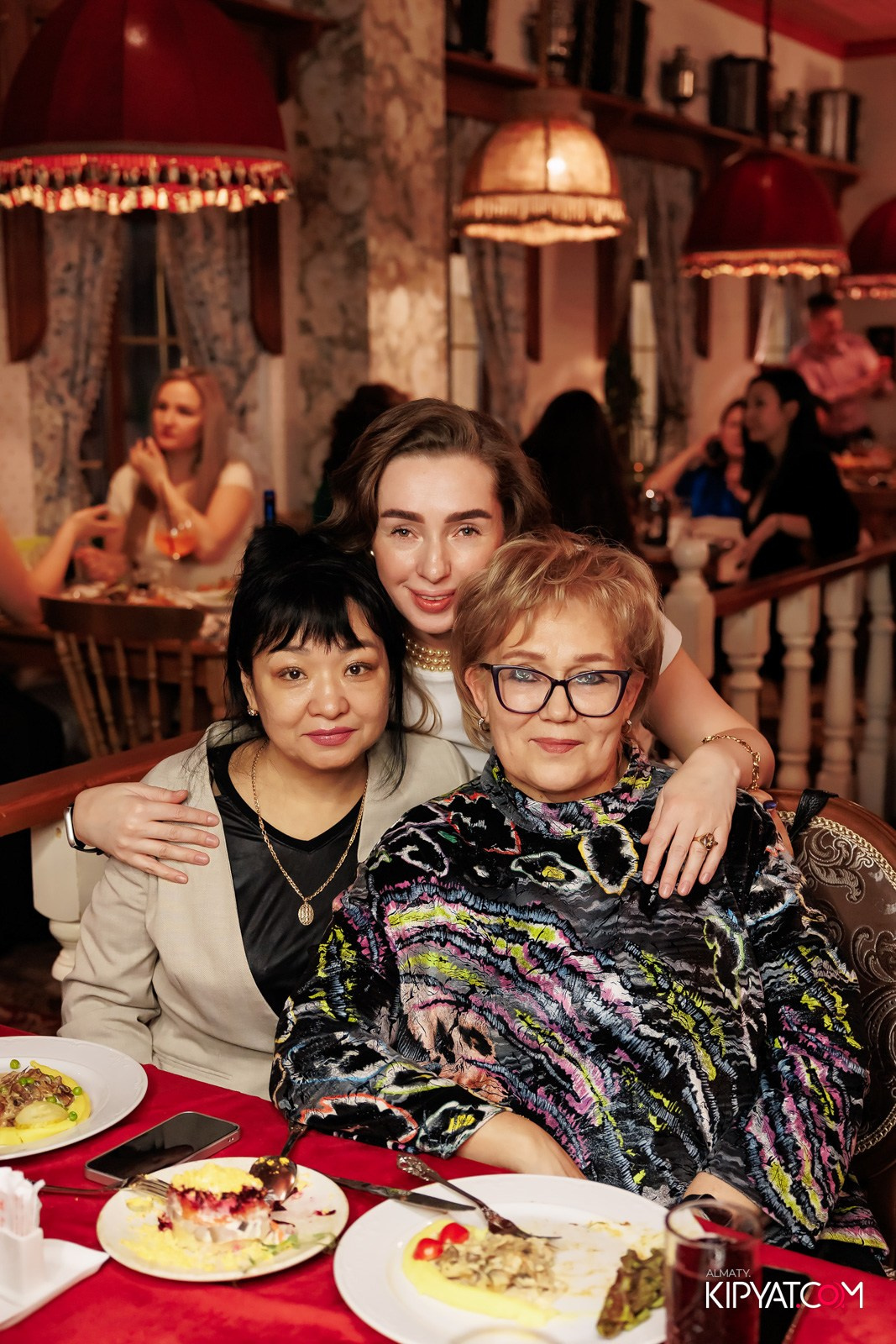 РЕСТОРАН МАРЬИНА РОЩА. КИПЯТКОМ АЛМАТЫ!