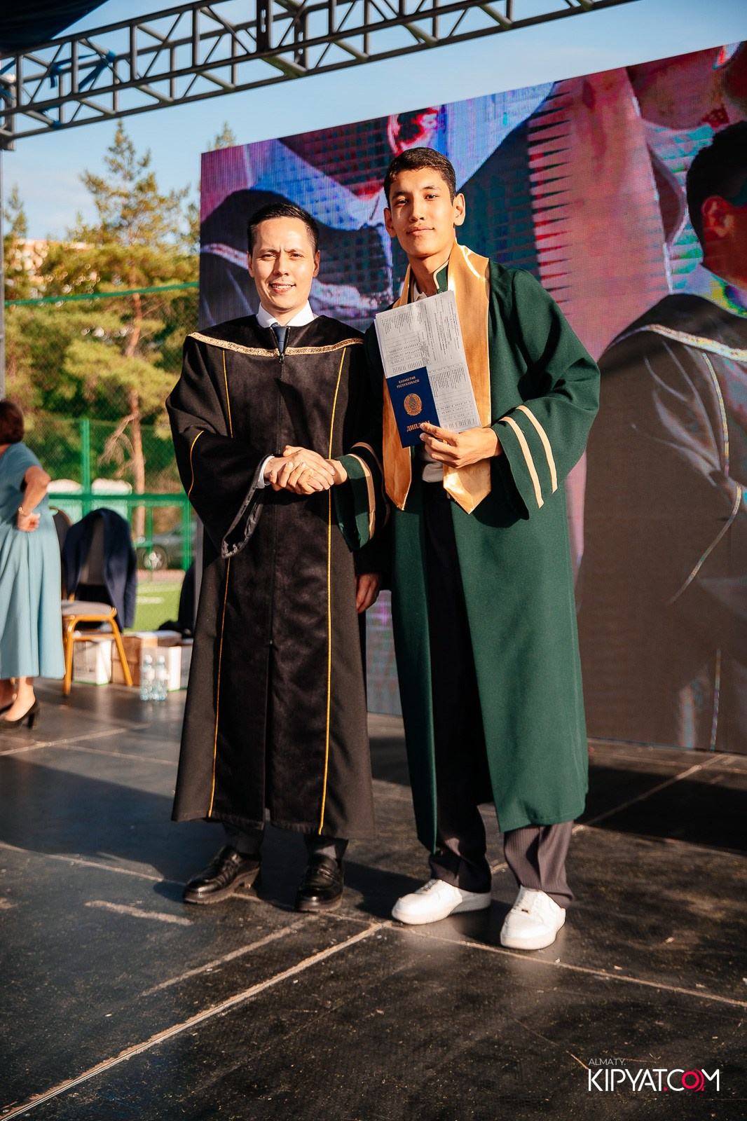 ВРУЧЕНИЕ ДИПЛОМОВ — НАРХОЗ КОЛЛЕДЖ. Part 3. КИПЯТКОМ АЛМАТЫ!
