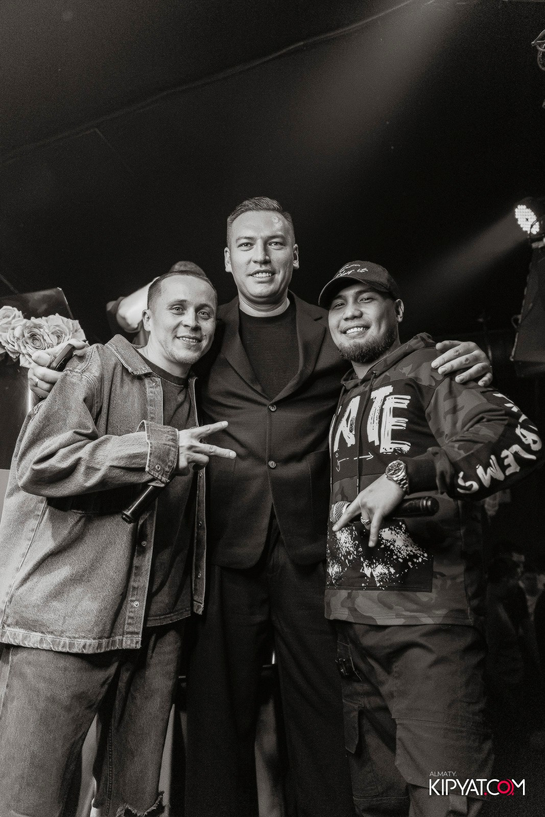 UYAT EMES BAR. КИПЯТКОМ АЛМАТЫ!