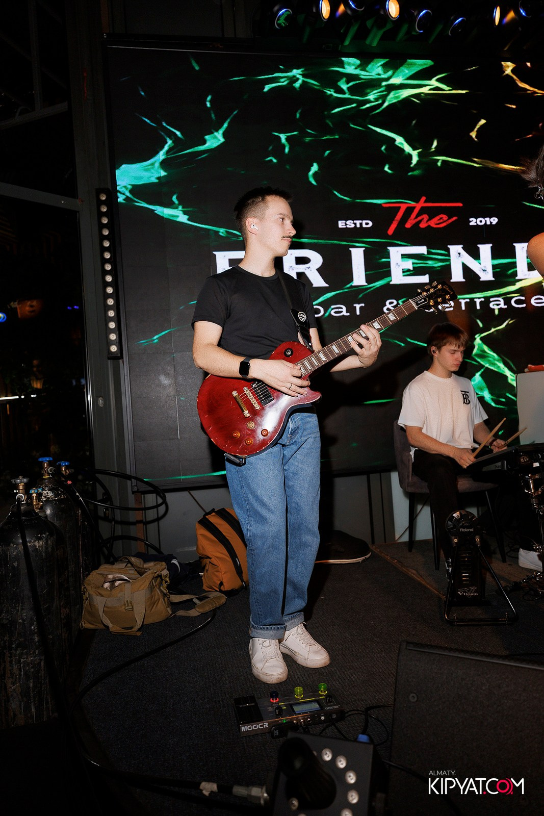 FRIENDS BAR & TERRACE. КИПЯТКОМ АЛМАТЫ! Фотосъемка мероприятий в Алматы