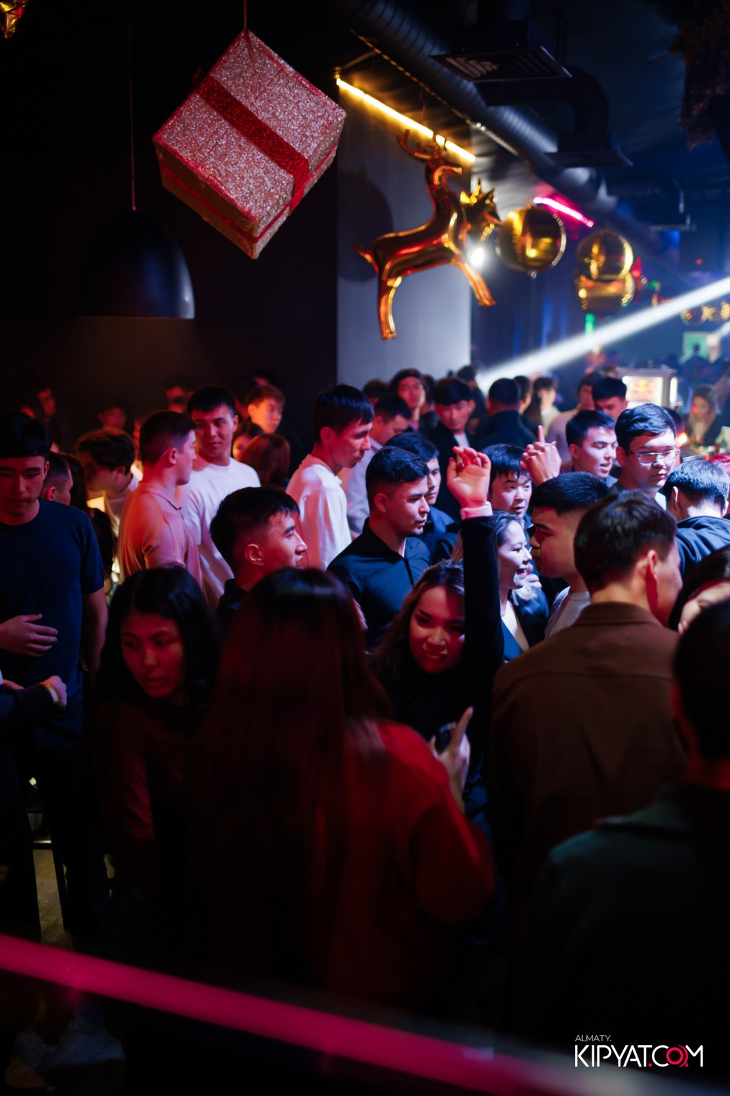 UYAT EMES BAR. КИПЯТКОМ АЛМАТЫ!