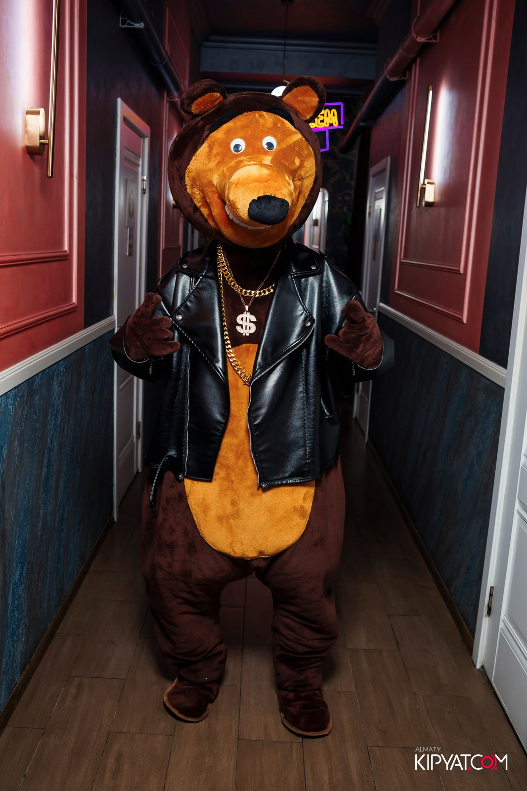 УХО И МЕДВЕДЬ НА КУРМАНГАЗЫ. КИПЯТКОМ АЛМАТЫ! Фотосъемка мероприятий в Алматы