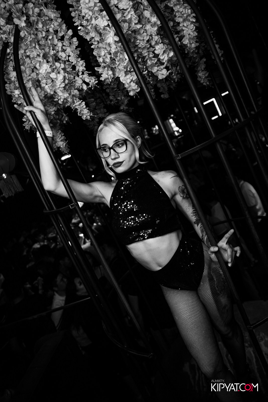 UYAT EMES BAR. КИПЯТКОМ АЛМАТЫ!