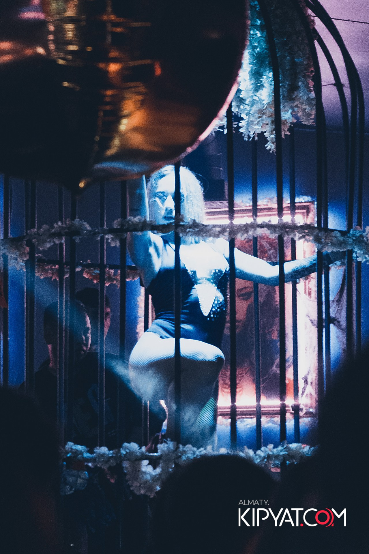 UYAT EMES BAR. КИПЯТКОМ АЛМАТЫ!