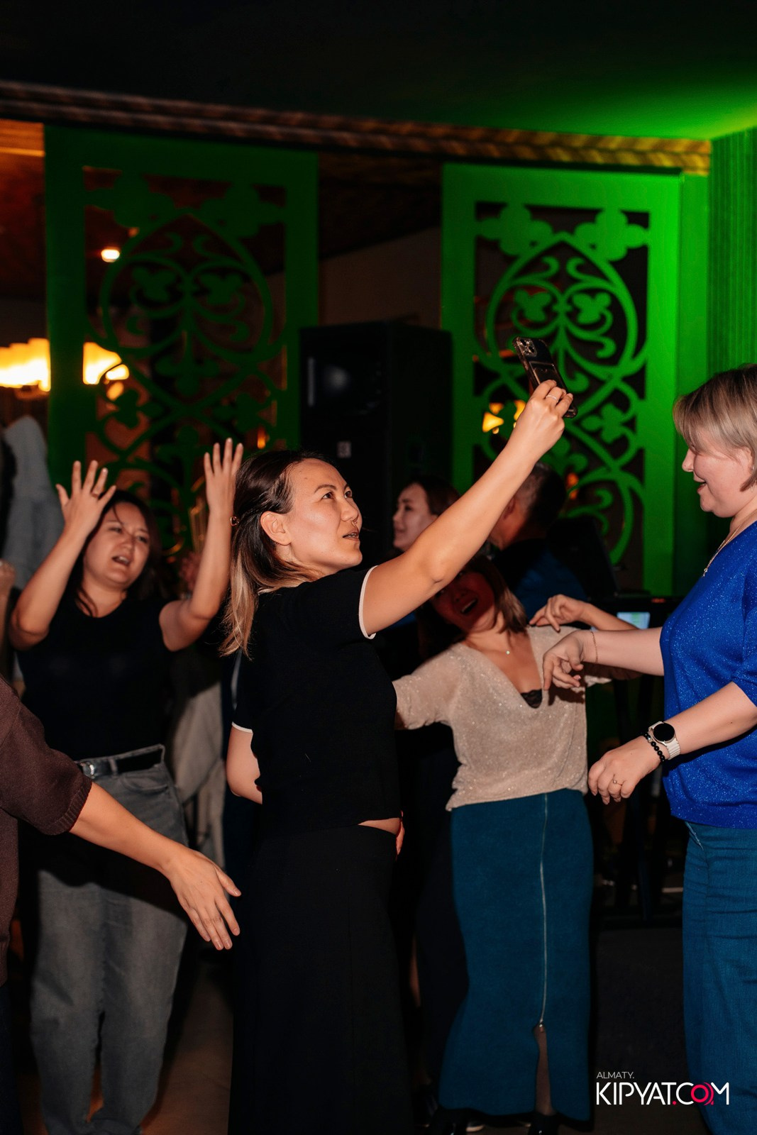 РЕСТОРАН ВЕСЕЛИДЗЕ НА АБАЯ. КИПЯТКОМ АЛМАТЫ!