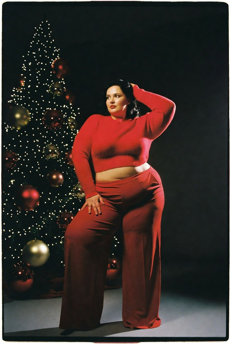 Плюс сайз в красном