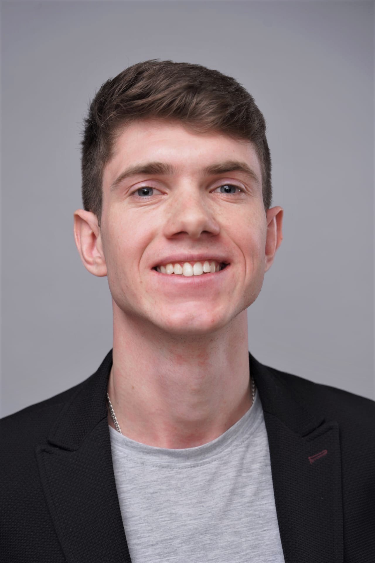 Дмитрий, 180 см, 46-48 р-р. KED Production — продакшн из СПб. Создаём фото, видео и контент, который помогает брендам и селлерам продавать больше