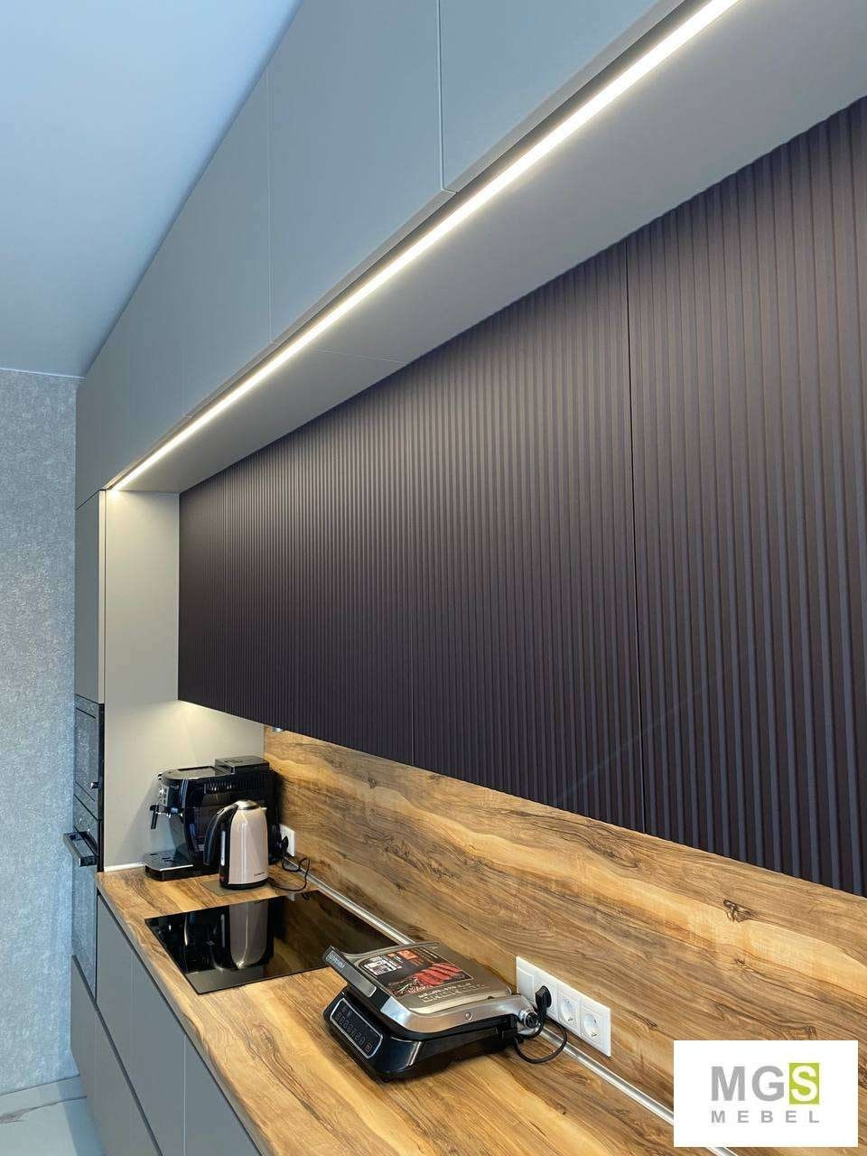 Кухонный фартук и столешница из дерева