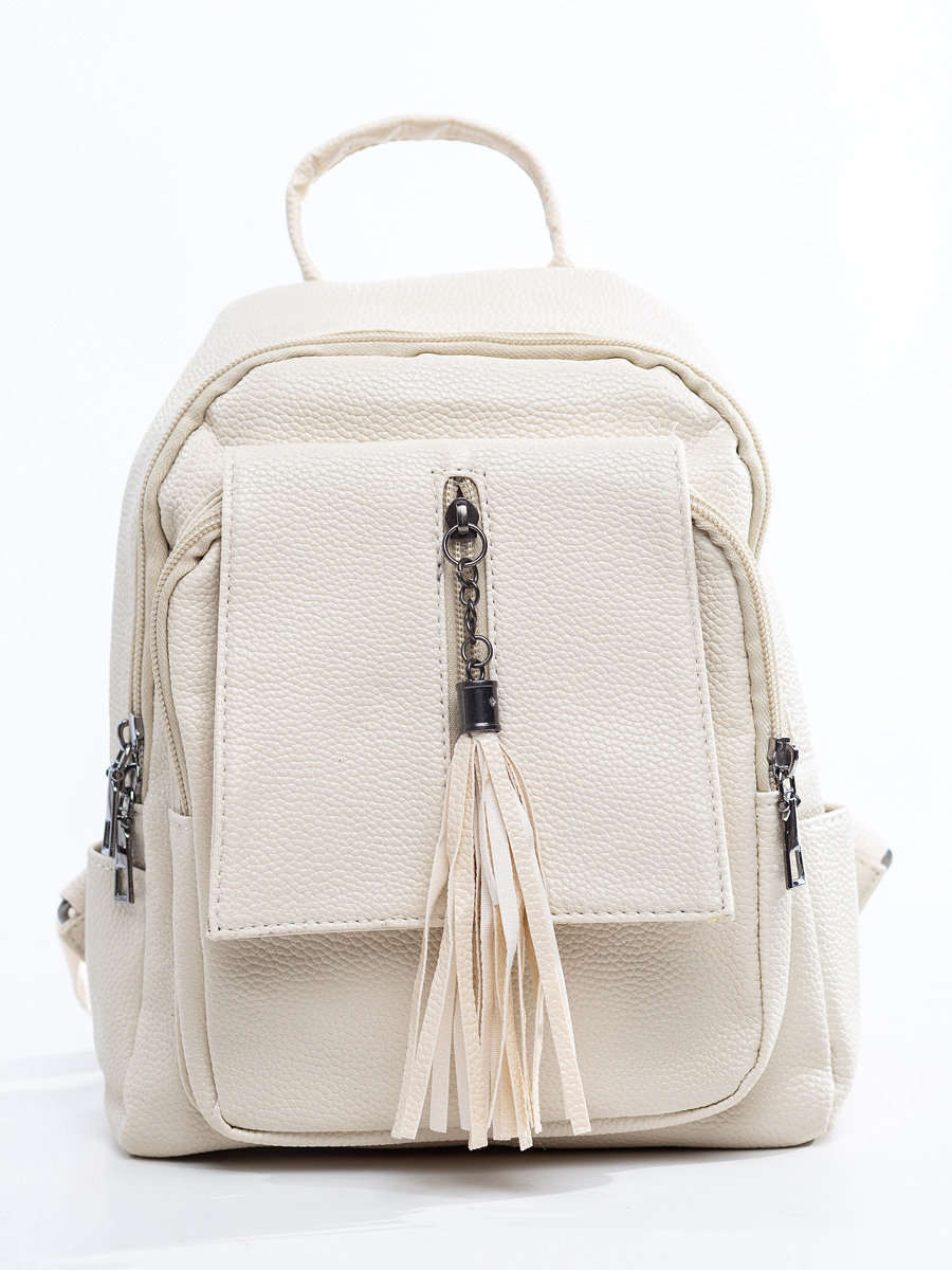 белый   кожаный  рюкзак  на  белом  фоне