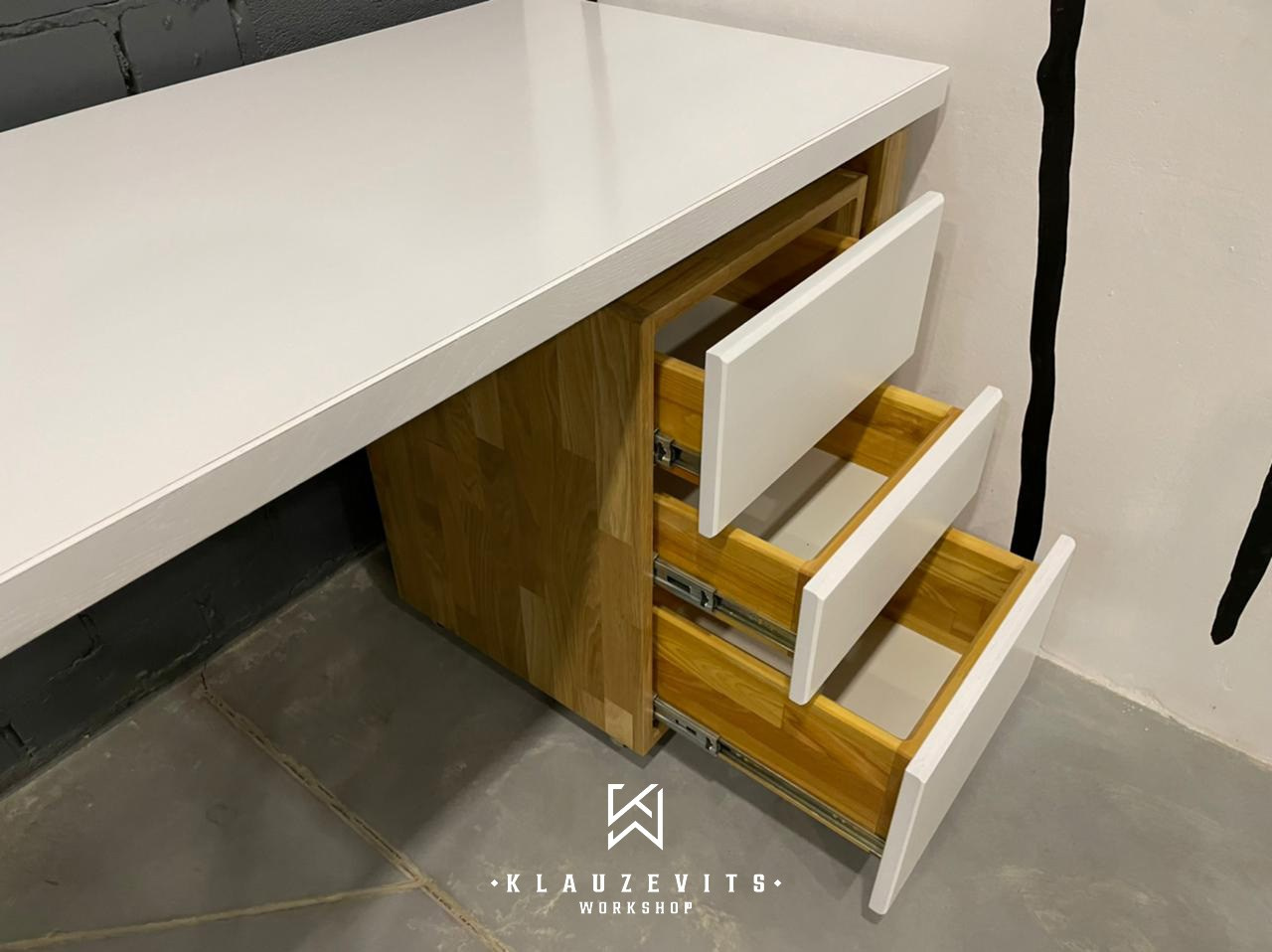 Письменный стол. Klauzevits Workshop