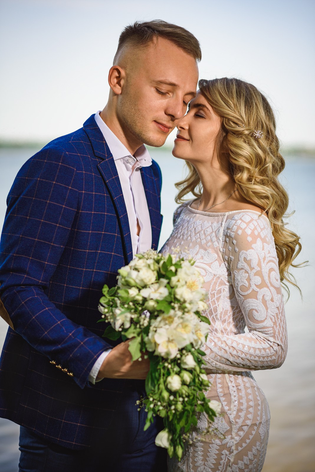 Свадебная фотосессия. Компания и фотошкола по созданию контента в Москве