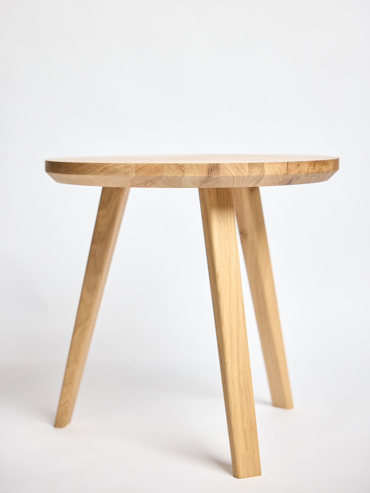 Тумбы и кофейные столики. Столярное производство Камыши-Хвощи