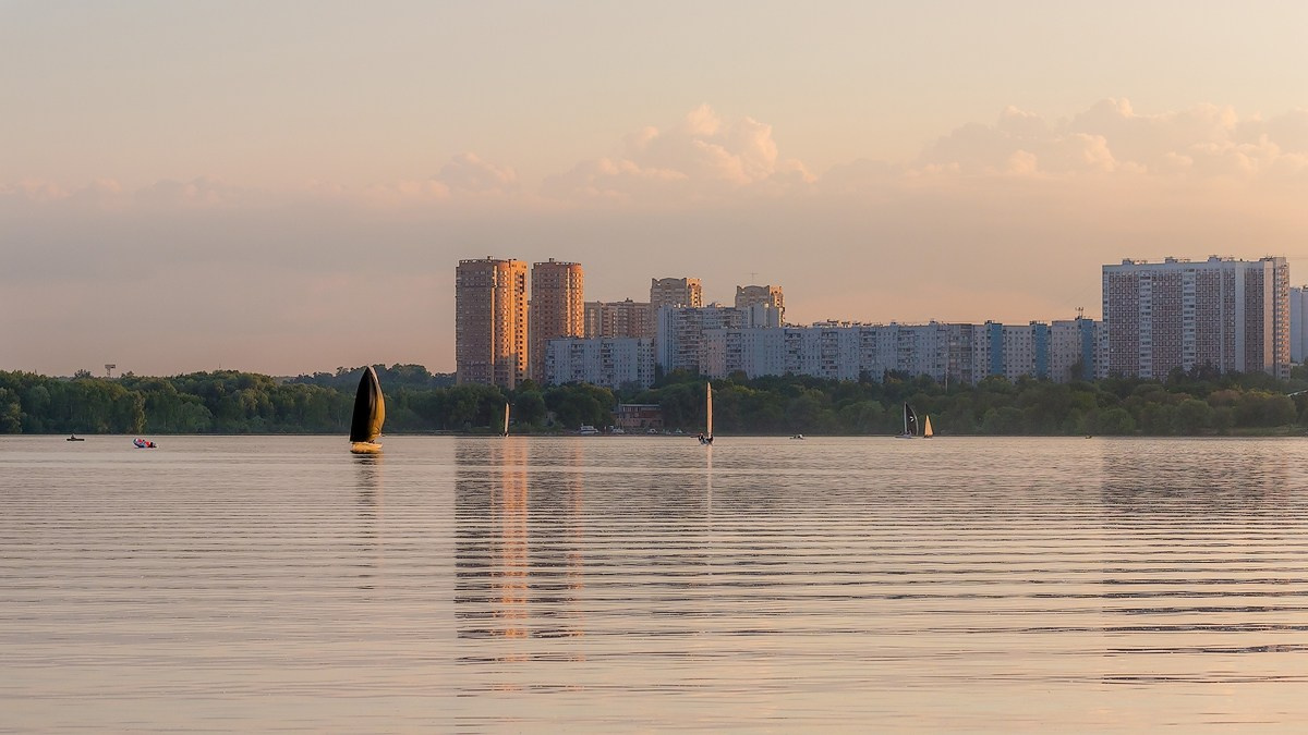 Фотосъемка корпоратива Major на берегу строгинской поймы. Репортажный фотограф Борис Геер