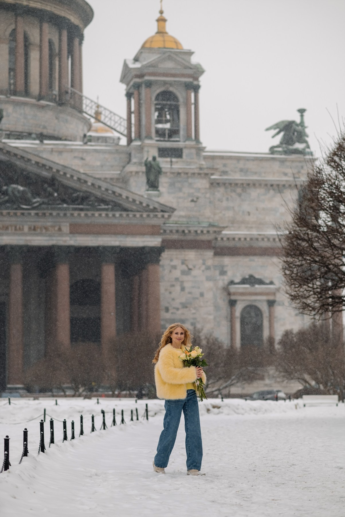 Фотосессия девушки зимой у Исаакиевского собора. Свадебный и семейный фотограф в Санкт-Петербурге (Спб) Елена Худякова