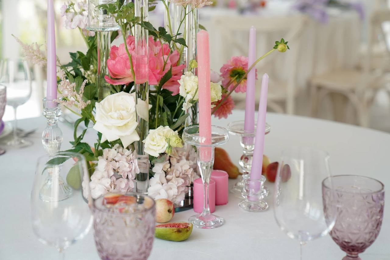 Яркий декор с использованием фруктов и овощей. Подрядчики и друзья сети свадебных площадок House for wedding