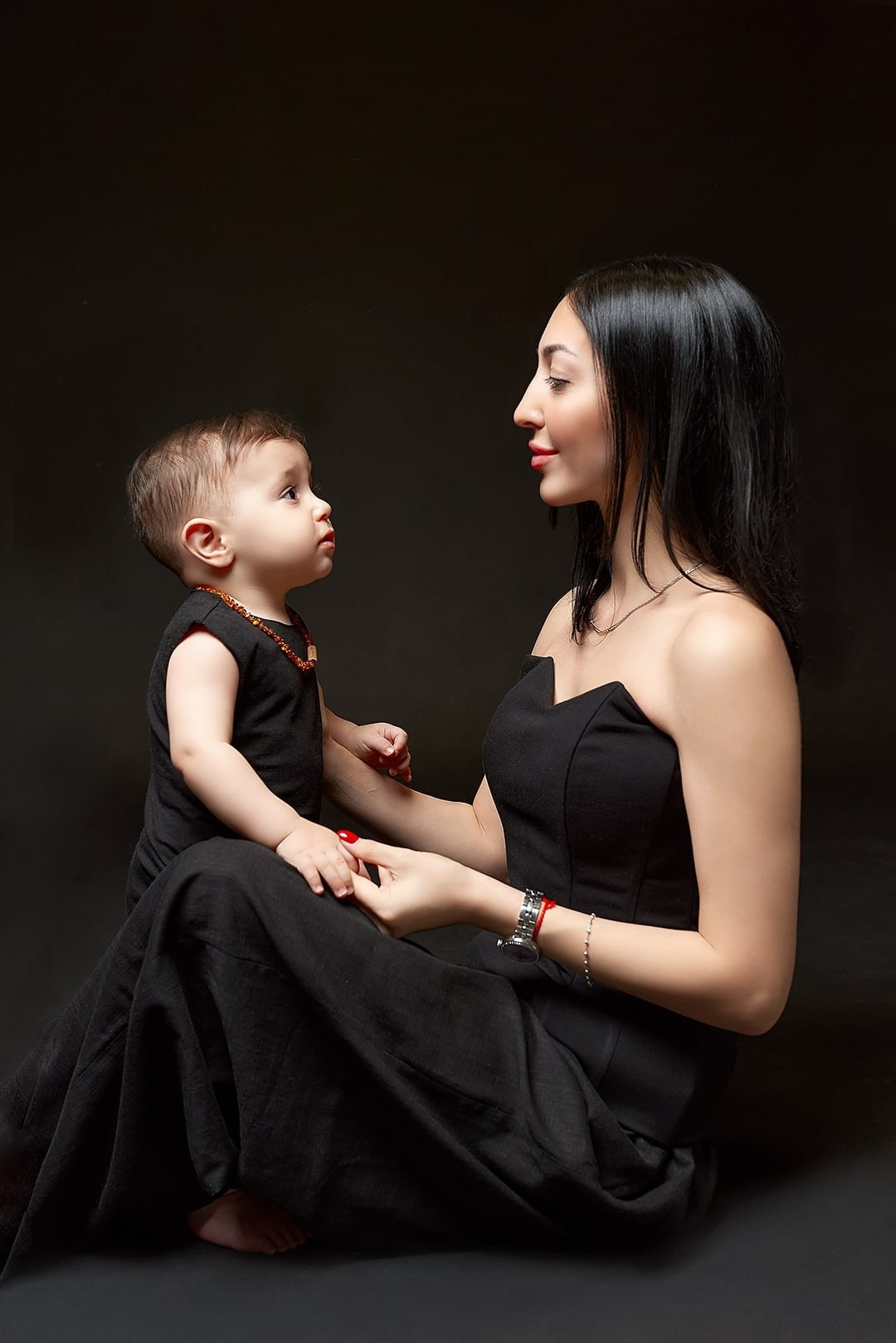 Студийная съёмка в Омске -  мама и малыш