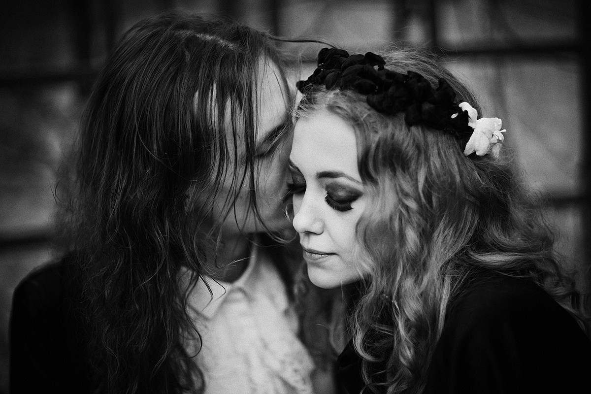 Свадебная фотосессия в стиле Готика. фотограф на свадьбу, стильные фото свадьбы, фотограф на свадьбу в спб, готическая фотосессия, правильные готы, стиль готика, готический фотограф спб, антуражная фотосессия, свадебное платье спб салон, костюм на свадьбу спб жених, платье невесты купить спб