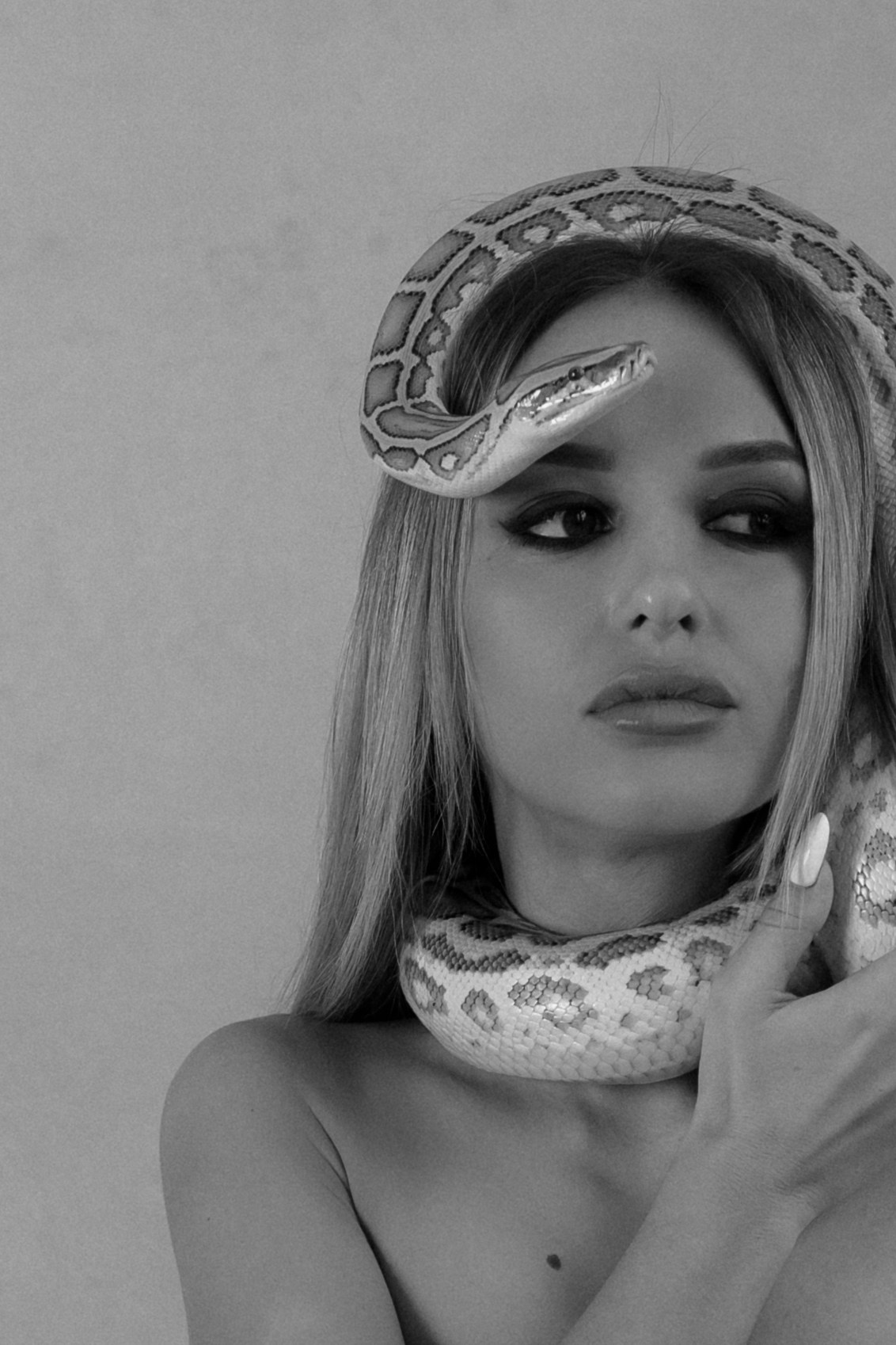 Фотосессии со змеей. Свадебный фотограф в Москве и Твери