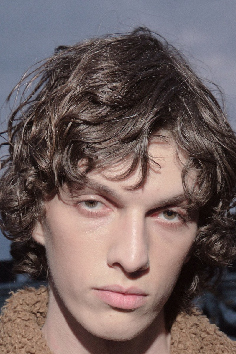 Showside. Eduard Savosin | Documentary & Portrait Photographer in Paris