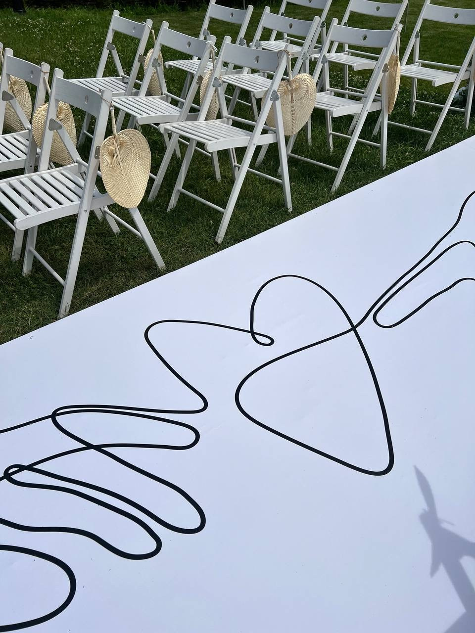 «Однажды взявшись за руки…» не выдуманная история двух влюбленных. Свадьба в загородном клубе на берегу озера с видом на Бештау. Организация мероприятий ЮФО