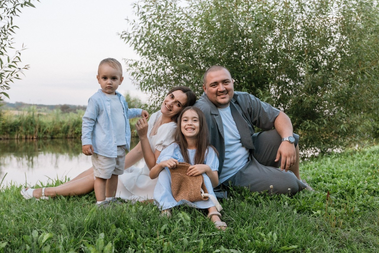 У пруда. Фотограф в Старом Осколе, Губкине Надежда Приболовец