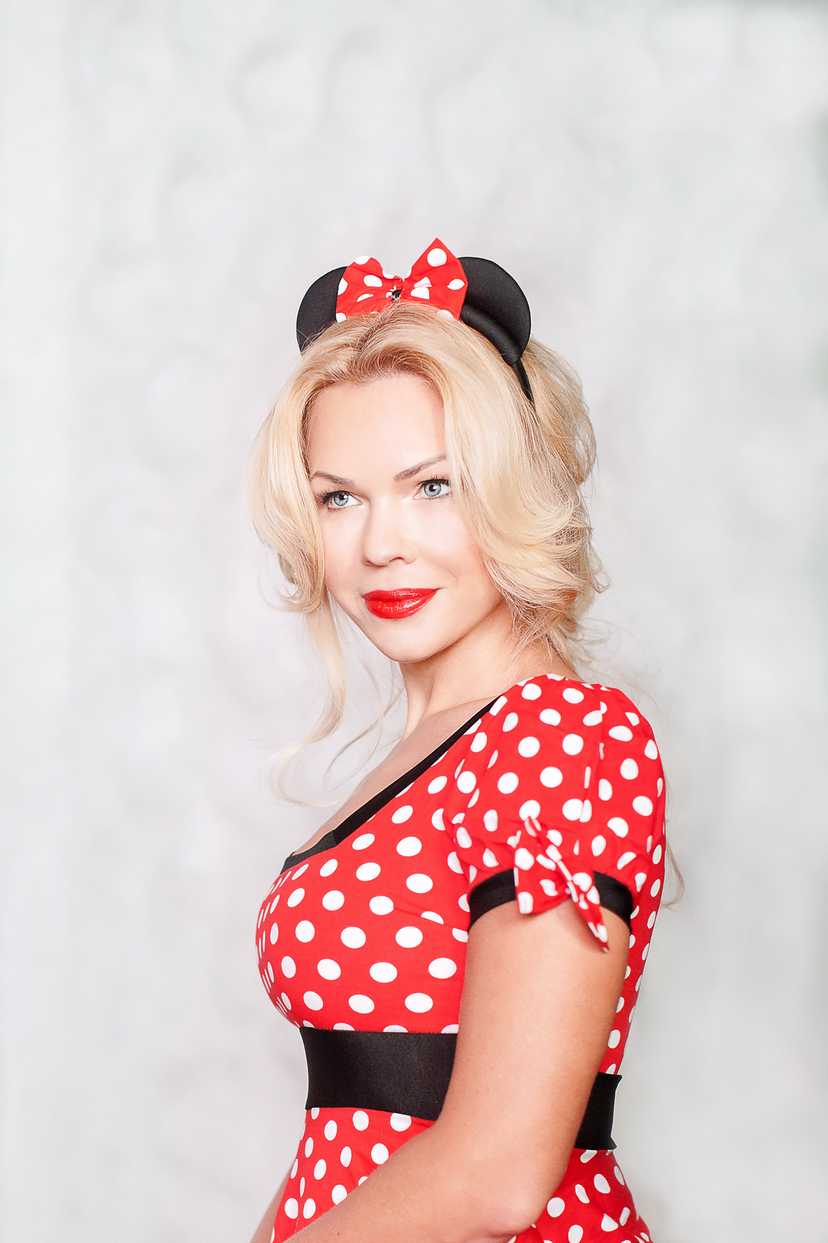 Наташа в разных образах. צלם ואמן ילדים ומשפחה