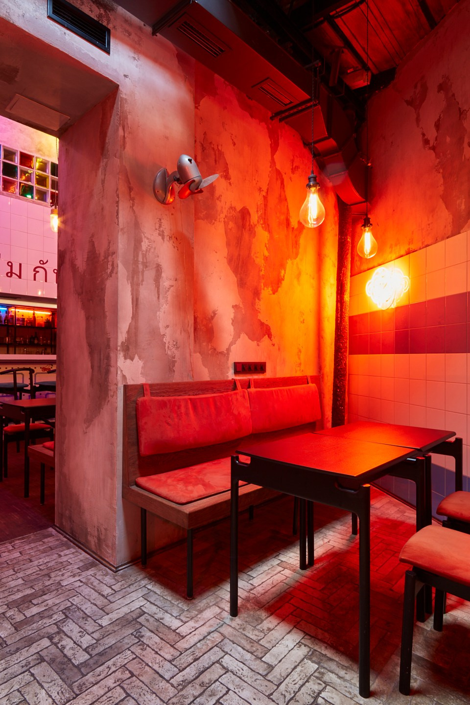 Ресторан NEON MONKEY. Lena Smi is an interior and portrait photographer. Moscow and St. Petersburg