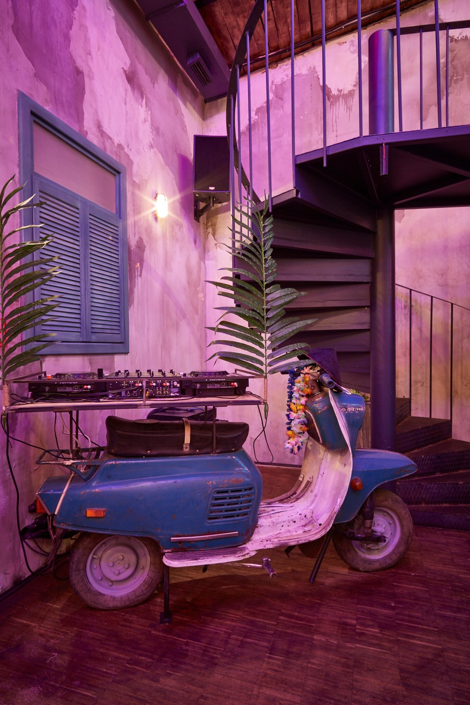 Ресторан NEON MONKEY. Lena Smi is an interior and portrait photographer. Moscow and St. Petersburg