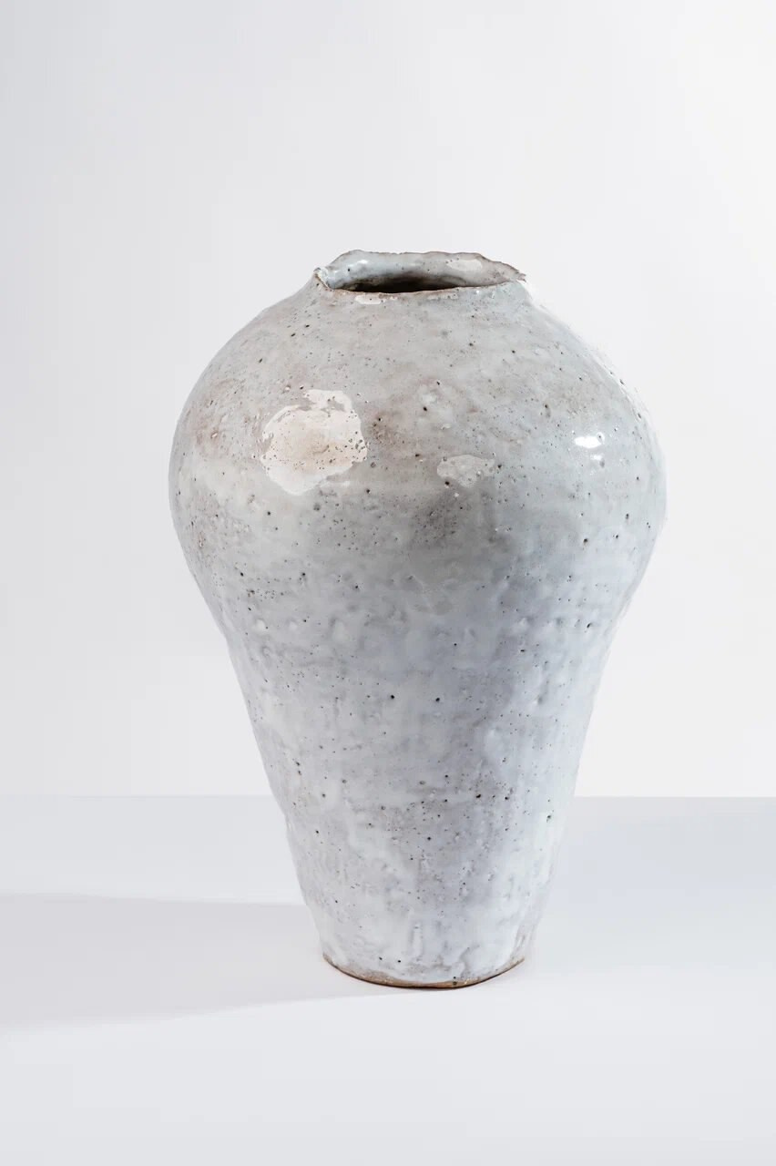 Белый сосуд. Арт-керамика Катерины Жизневской