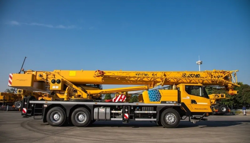 Автокраны XCMG XCT30_S1. Продажа надежной спецтехники от компании СТИ в г. Новосибирск