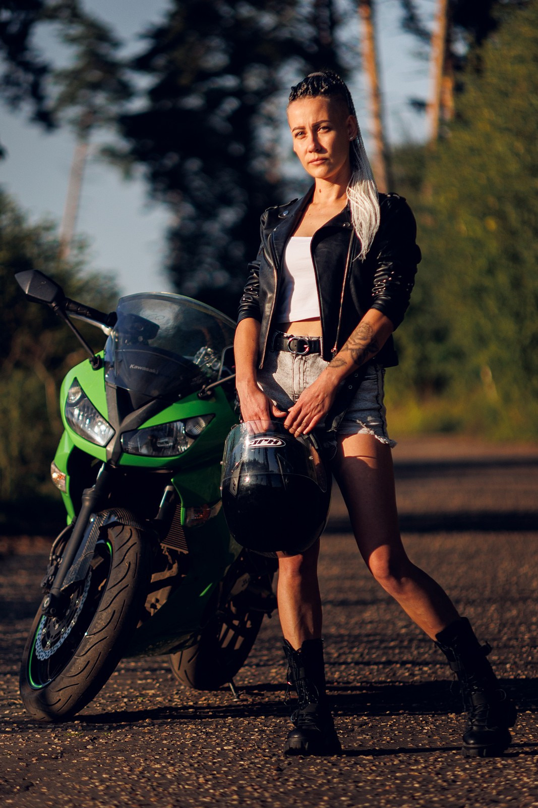 Портрет с мото. Свадебный и репортажный фотограф в Москве и Московской области