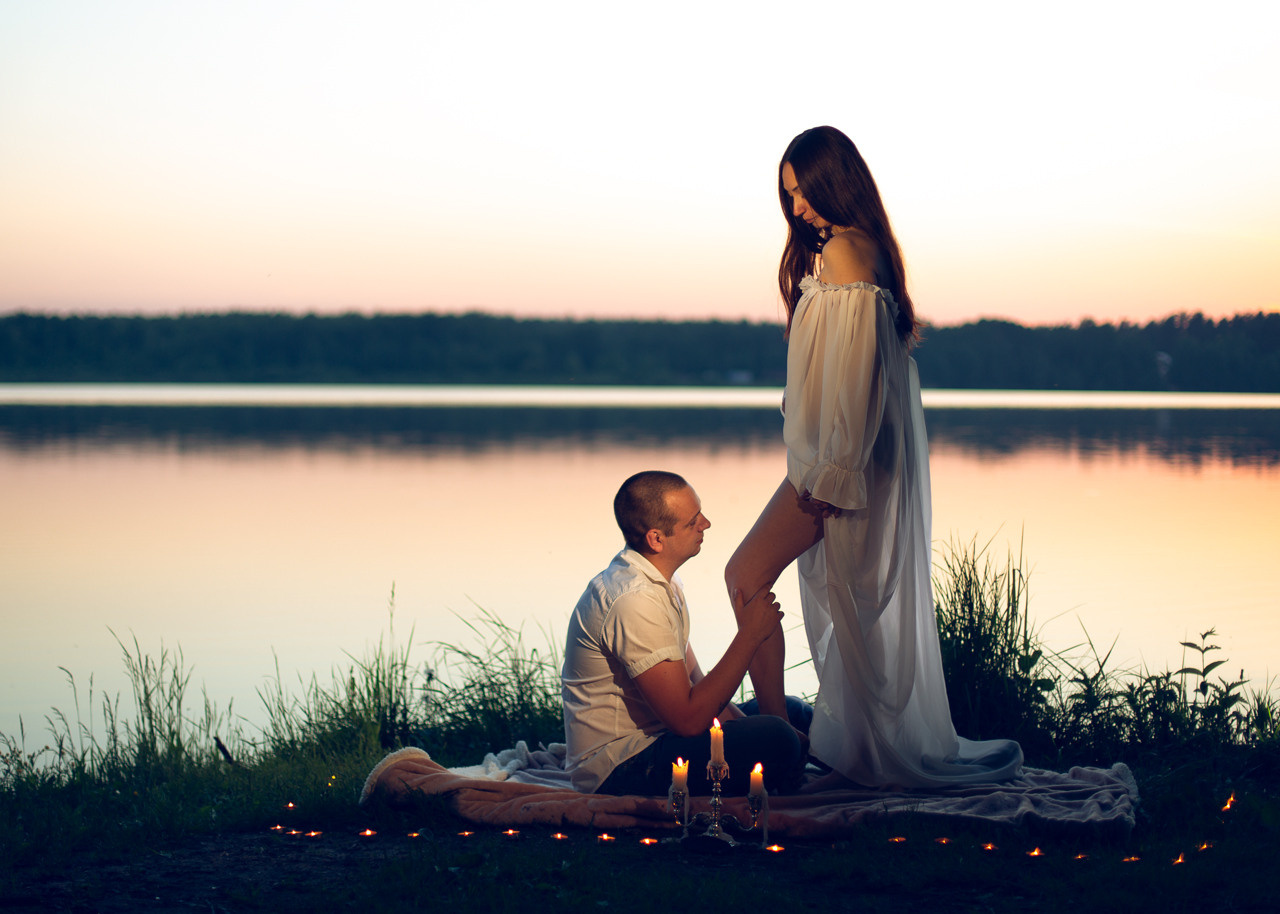 У озера на закате. Свадебный и репортажный фотограф в Москве и Московской области
