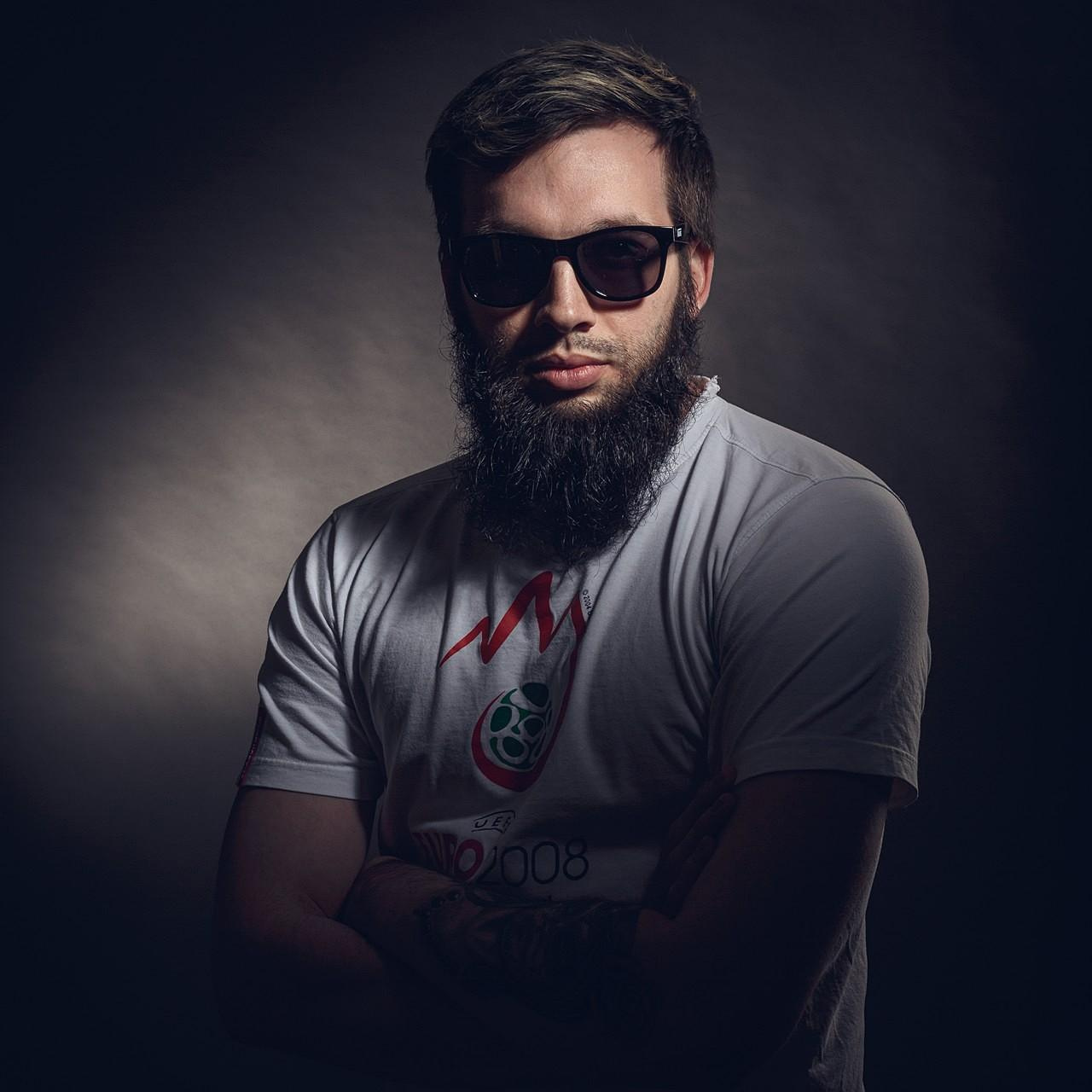 Мужской портрет в студии. Свадебный и репортажный фотограф в Москве и Московской области