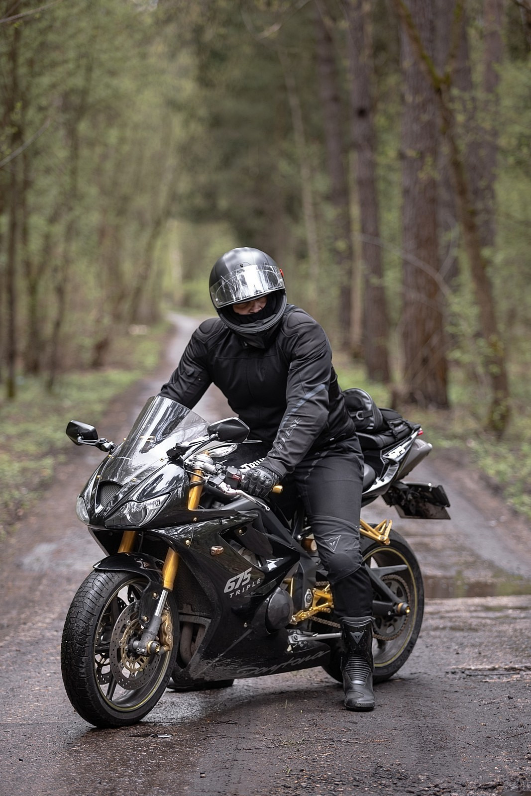 Мужской портрет с мото. Свадебный и репортажный фотограф в Москве и Московской области