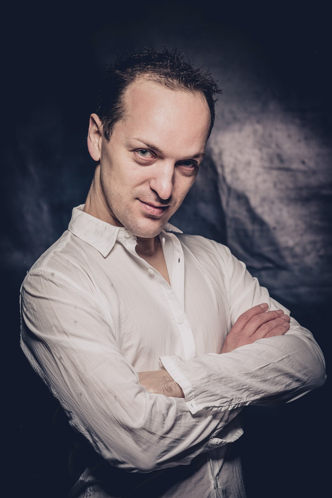 Мужской портрет в студии. Свадебный и репортажный фотограф в Москве и Московской области