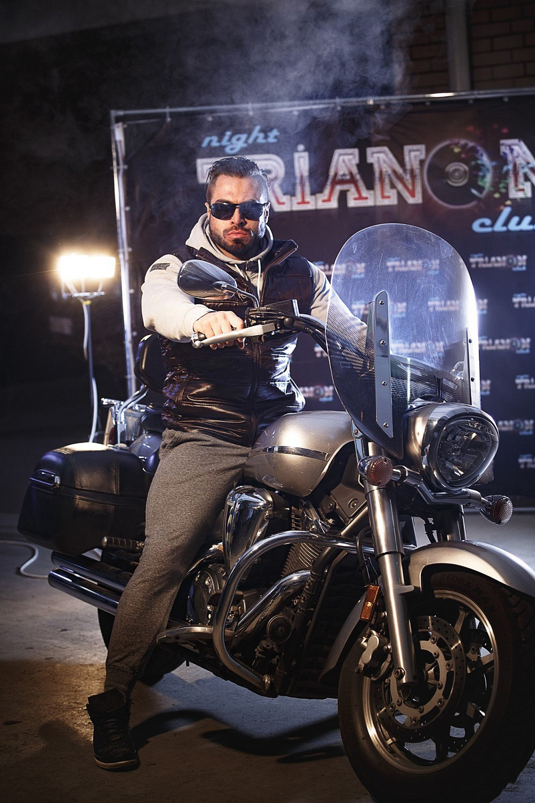 Мужской портрет с мото. Свадебный и репортажный фотограф в Москве и Московской области