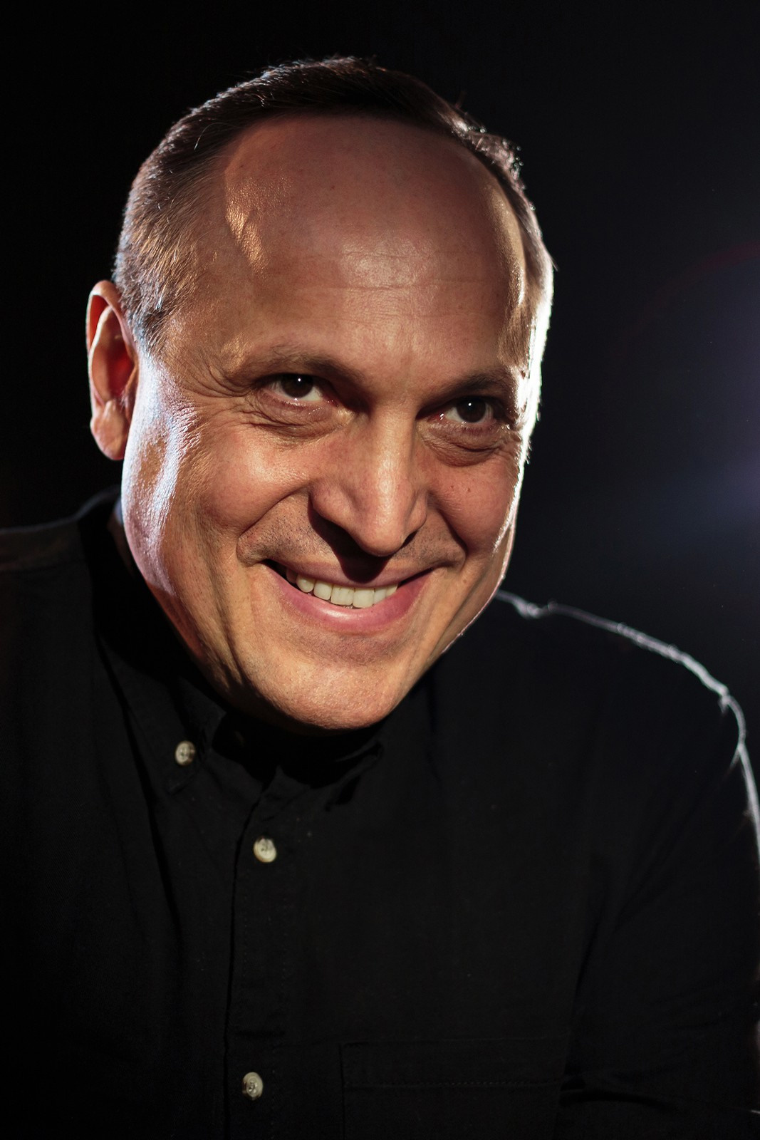 Мужской портрет в студии. Свадебный и репортажный фотограф в Москве и Московской области