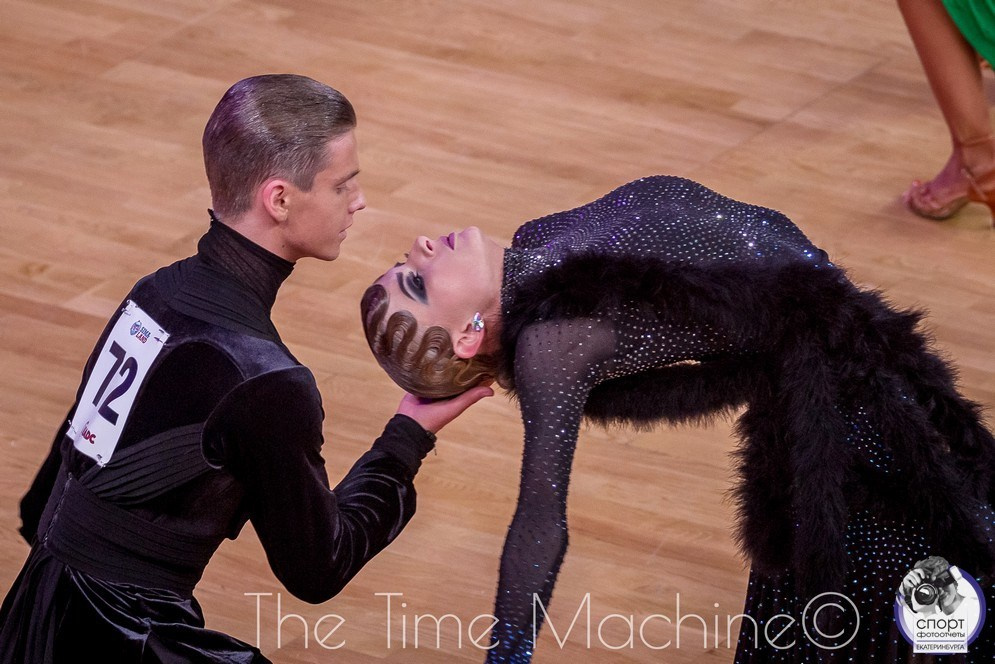 DANCE. Фотограф для маркетплейсов Михаил Бове